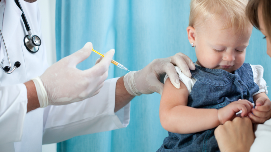 Att så många föräldrar väljer att vaccinera sina barn gör att de flesta av de sjukdomar som ingår i barnvaccinationsprogrammet är under god kontroll.  Foto: Shutterstock